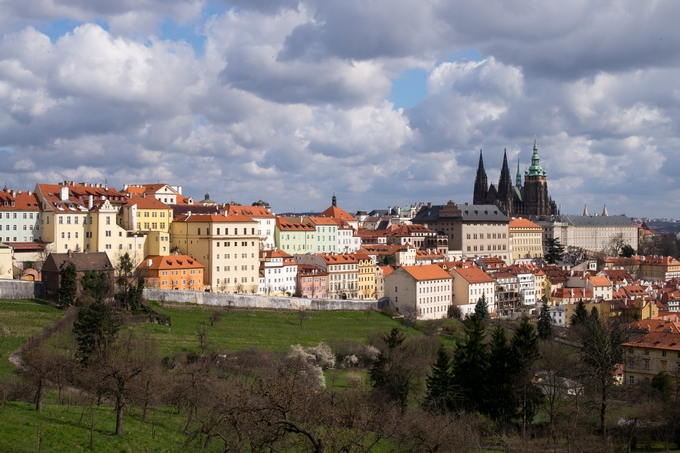 Які об'єкти нерухомості в Чехії дозволено купувати іноземцям та де шукати вакантні пропозиції