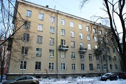На теренах пострадянського простору панельні будинки асоціюються в першу чергу з «хрущовками» - п'ятиповерхівками, які масово будувалися в СРСР при   Н